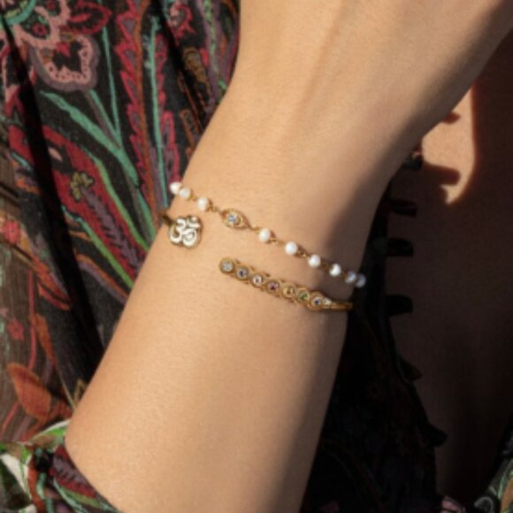 Karma and Luck - Pearl Evil Eye Charm Bracelet - Picture 3 of 3